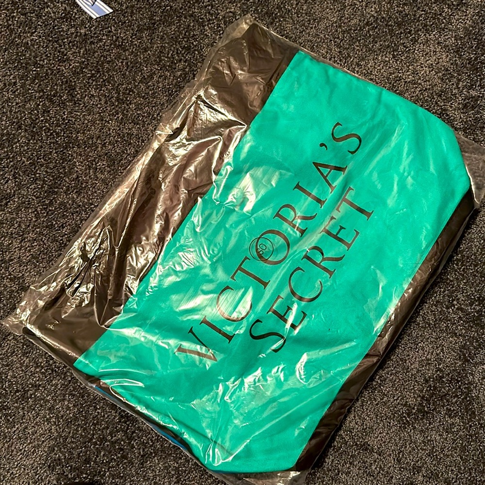 Victoria’s Secret Canvas Tote (NWT)